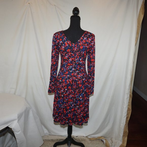 HD in Paris Saraid Long Sleeve Red Floral Print Swing Fit to Flare Dress M - Picture 9 of 11